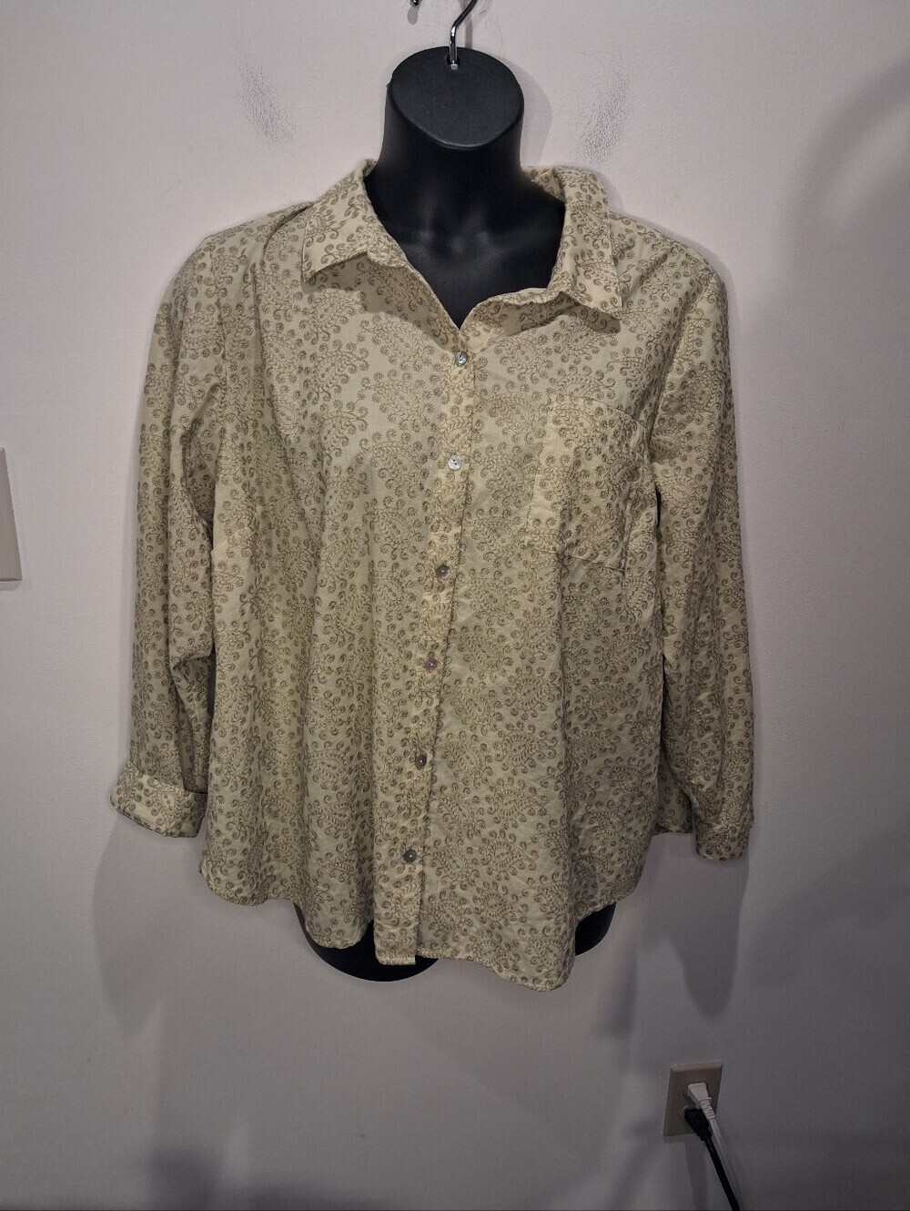 J Jill Size 2x Boho Light Green Embroiderd Paisley Button Up Shirt